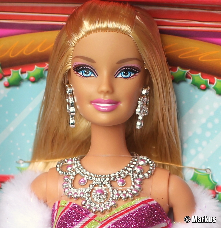 2011 A Perfect Christmas - Barbie Singing Set V6986