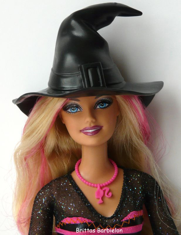 2011 Halloween Party Barbie V4414