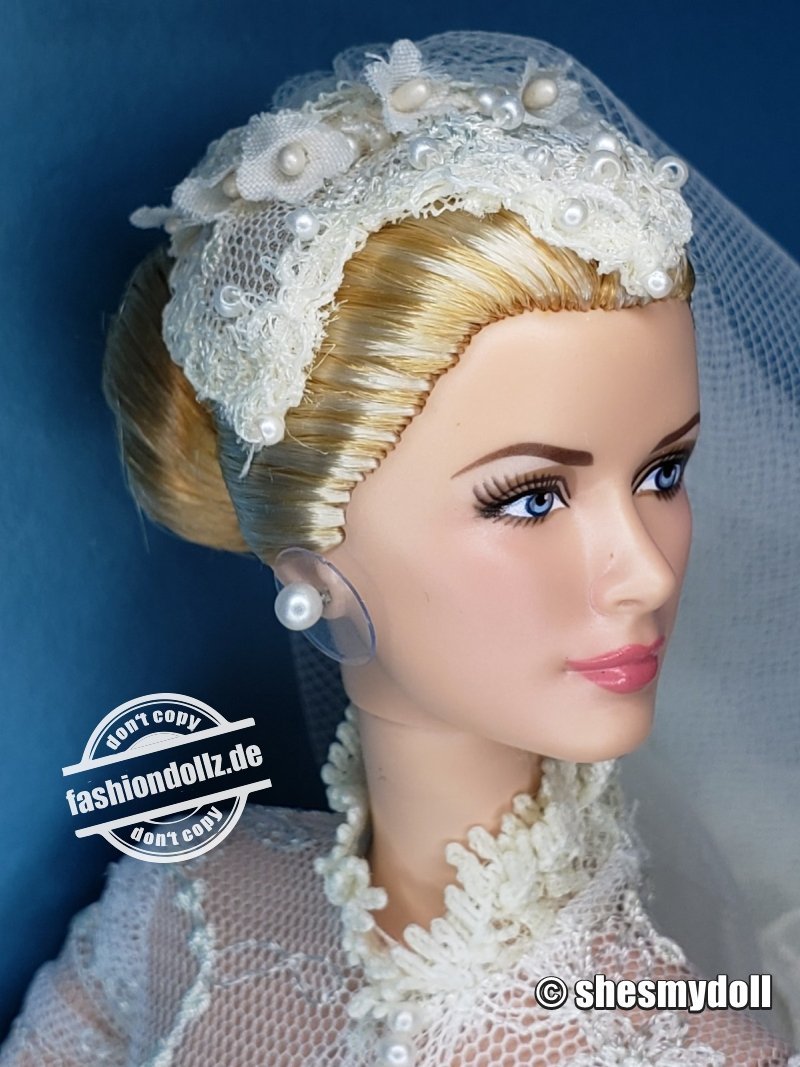 2011 Grace Kelly Barbie - The Bride #T7942