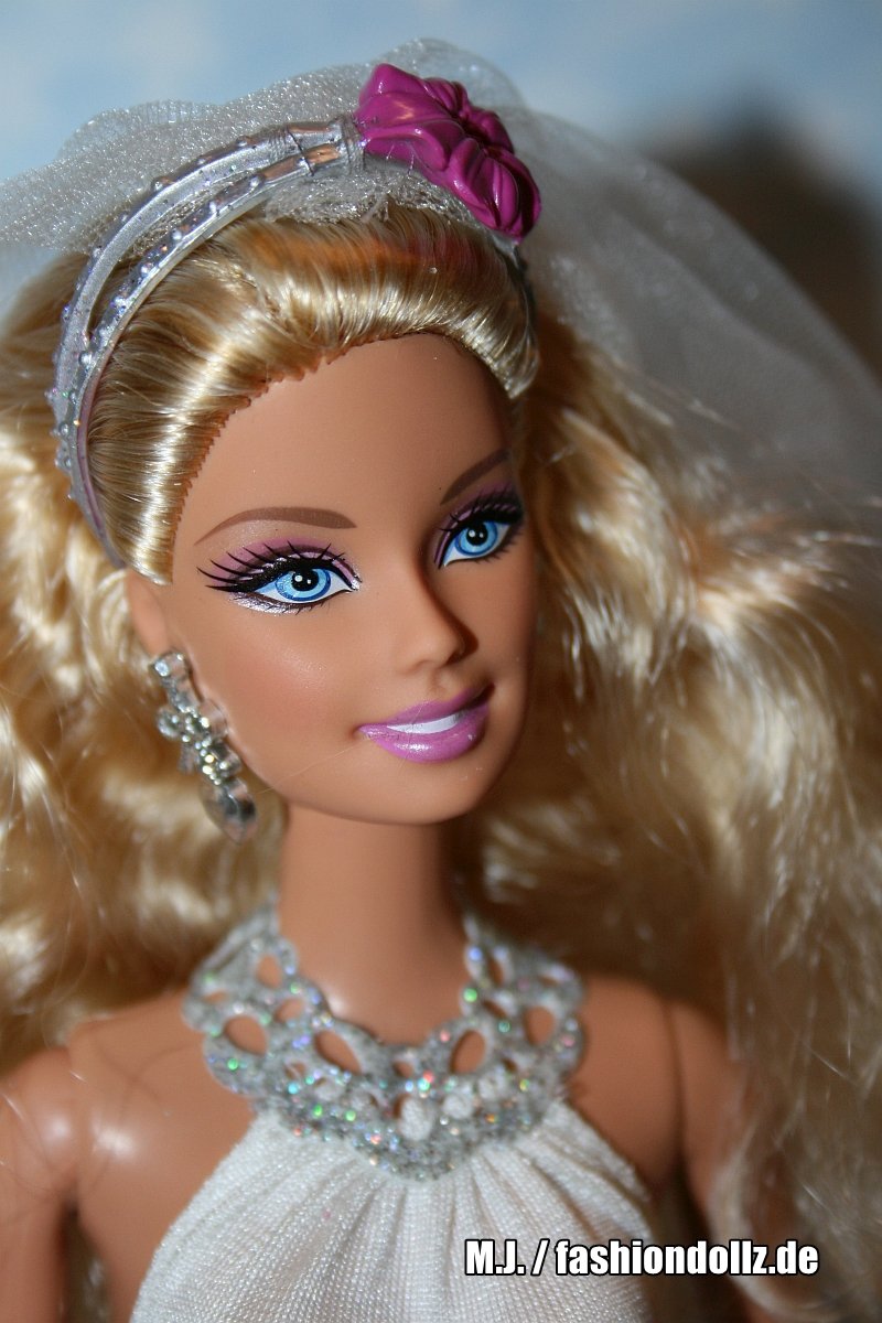 2011 Princess Bride Barbie T7365