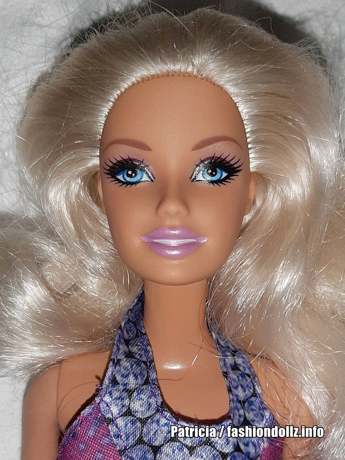 2012 Barbie, Signature dress W3939