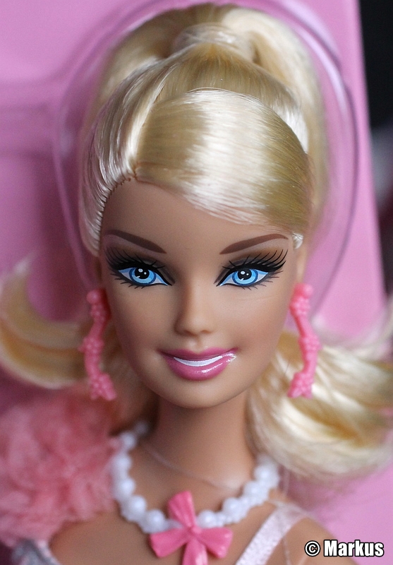 2012 Fashionistas Clutch Wave 1 Barbie W3901