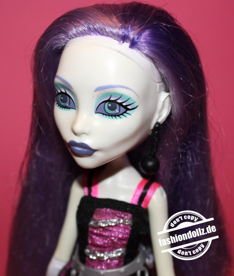 🕸 Spectra Vondergeist, Monster High Dolls by Mattel - Fashiondollz.info