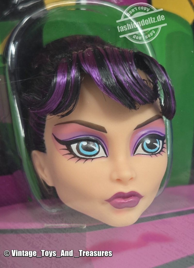 2013 Monster High Headless Headmistress Bloodgood # BBK21