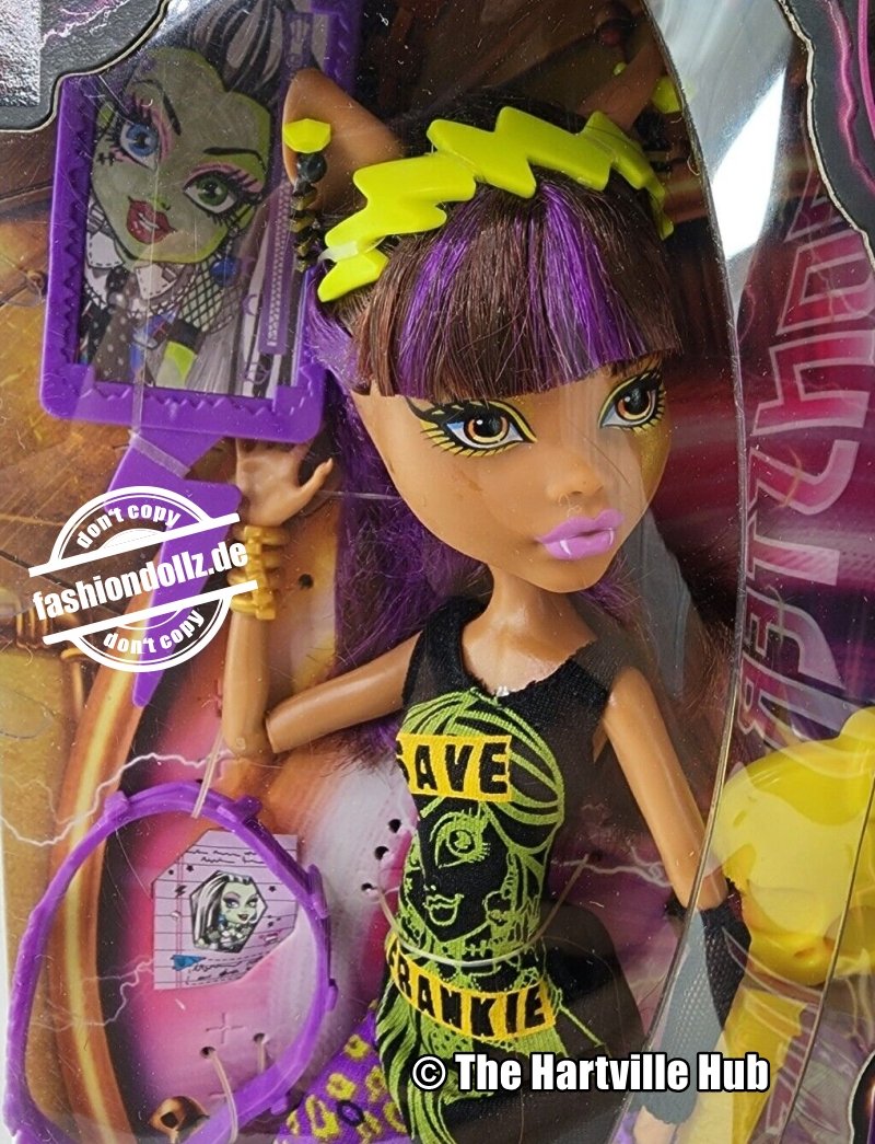 2014 Freaky Fusion – Save Frankie! Clawdeen Wolf #CBX39
