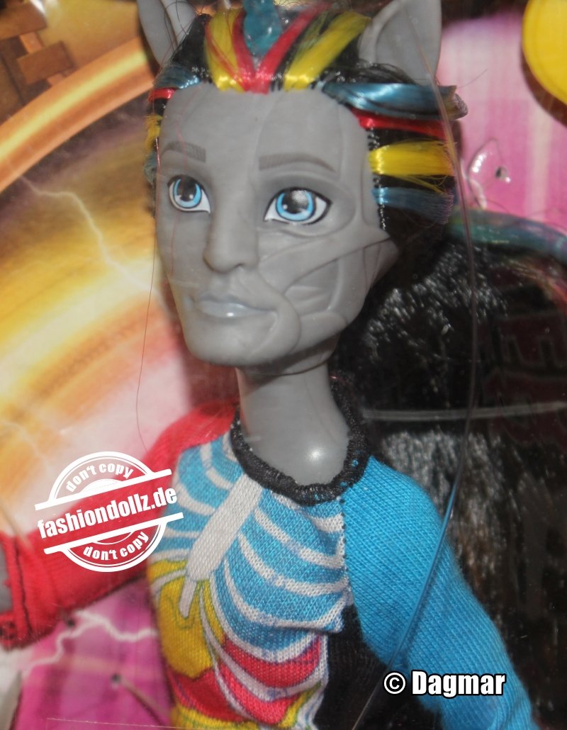 2014 Monster High Freaky Fusion - Freaky Fusions Neighthan Rot #CBP33 