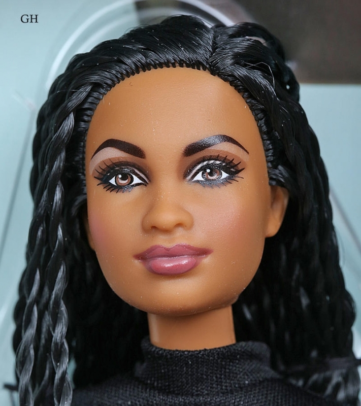 2015 Hollywood Barbie Collection - Ava DuVernay Barbie DPP89