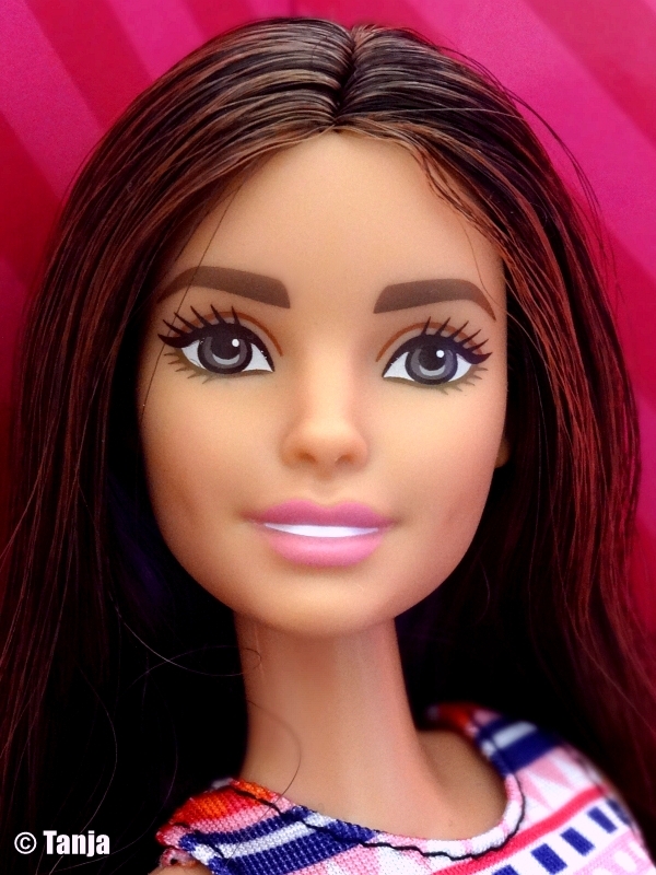 2016 Sparkle Style Salon / Glitzersalon Barbie, brunette DMM65