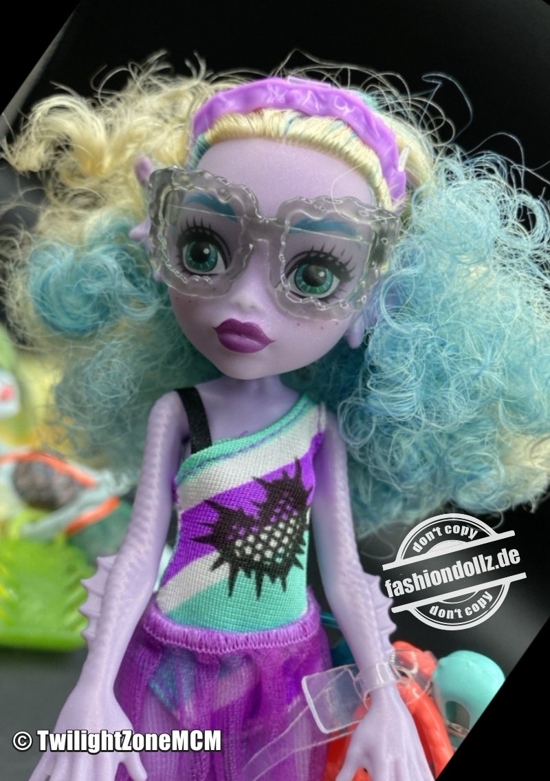 2017 Monster Family Lagoona Blue & Kelpie Blue #FCV82