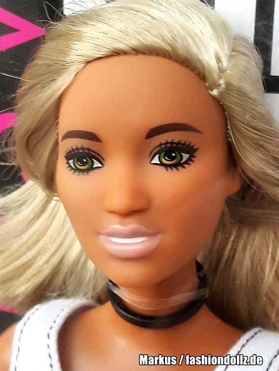 2018 Fashionistas #111 Barbie FXL51