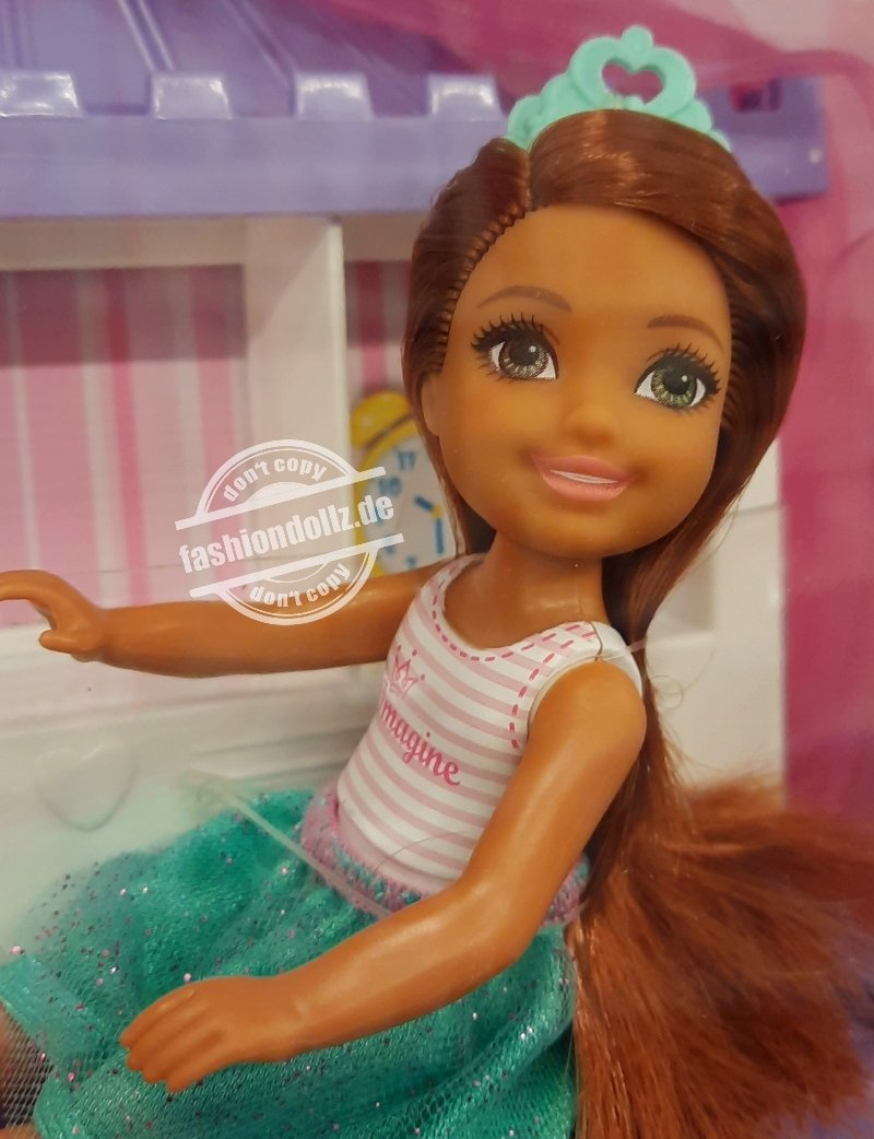2020 Barbie: Princess Adventure - Chelsea Storytime #GML74