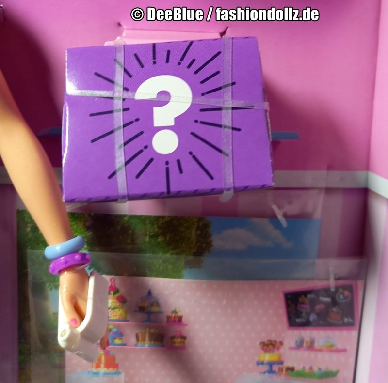 2020 Cookie Swirl C Barbie Playset #GLJ38 - Mystery Box (1)