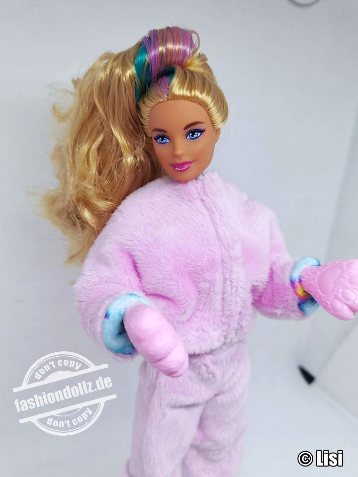 2022 Cutie Reveal Wave 1 Bunny Barbie HHG19
