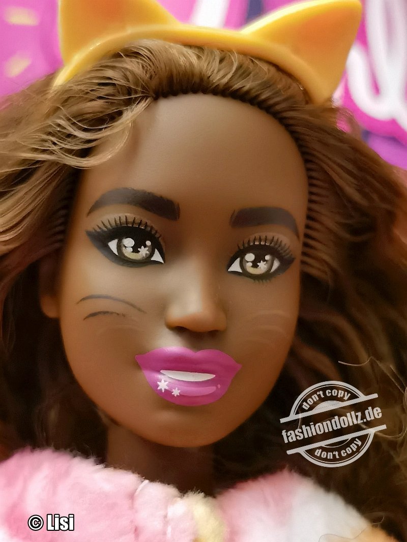 2022 Cutie Reveal Kitty Barbie HHG20