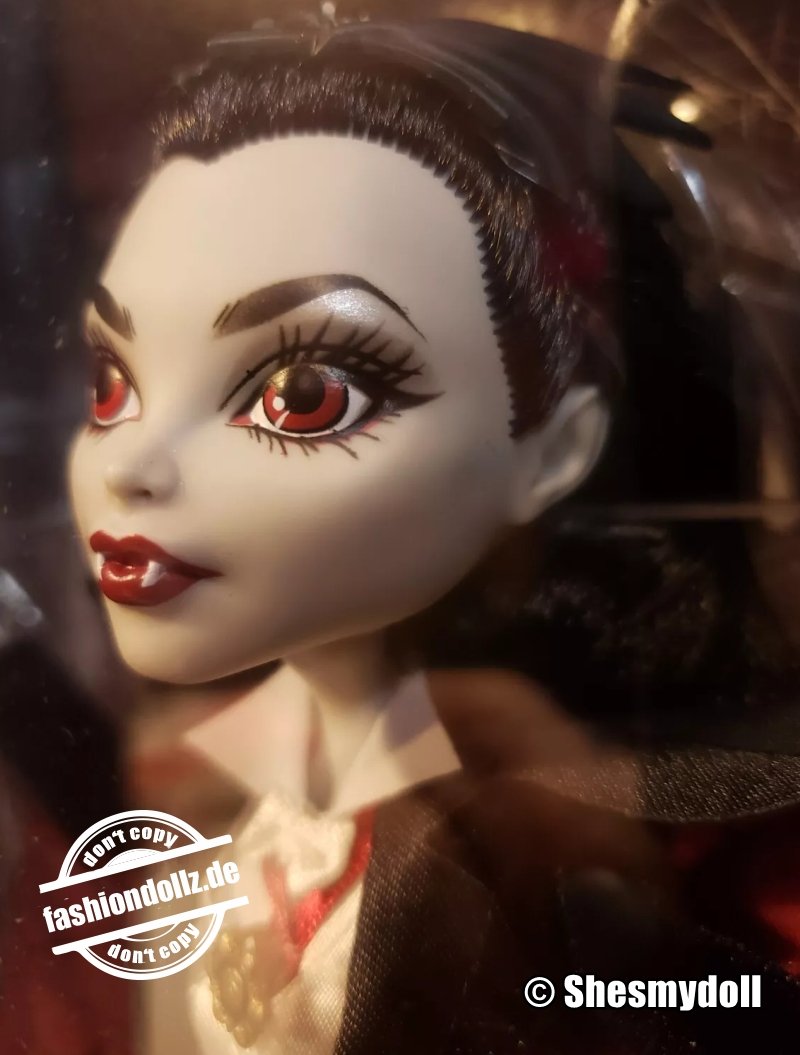 2022 Monster High - Skullector Dracula #HDW24