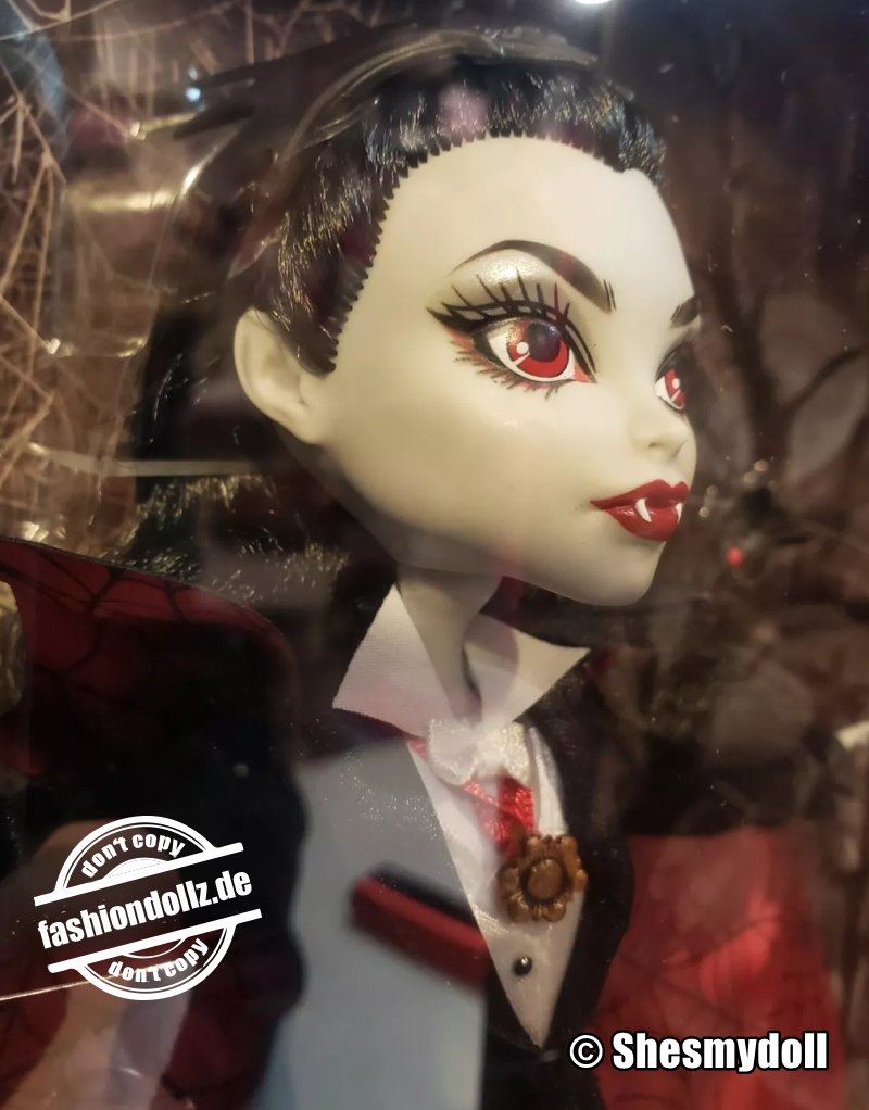 2022 Monster High - Skullector Dracula #HDW24