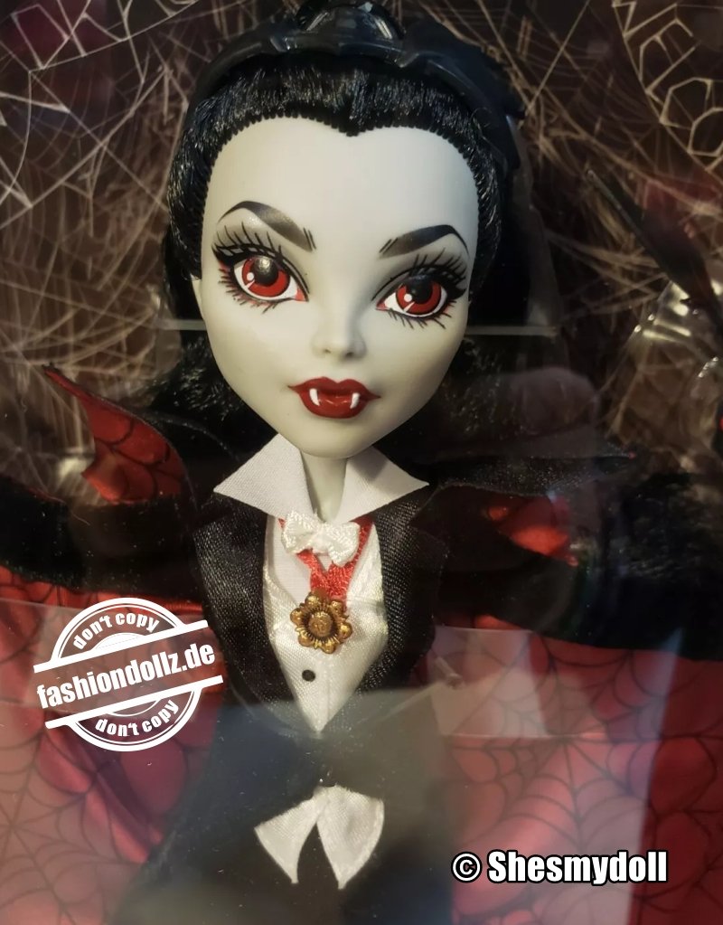 2022 Monster High - Skullector Dracula #HDW24