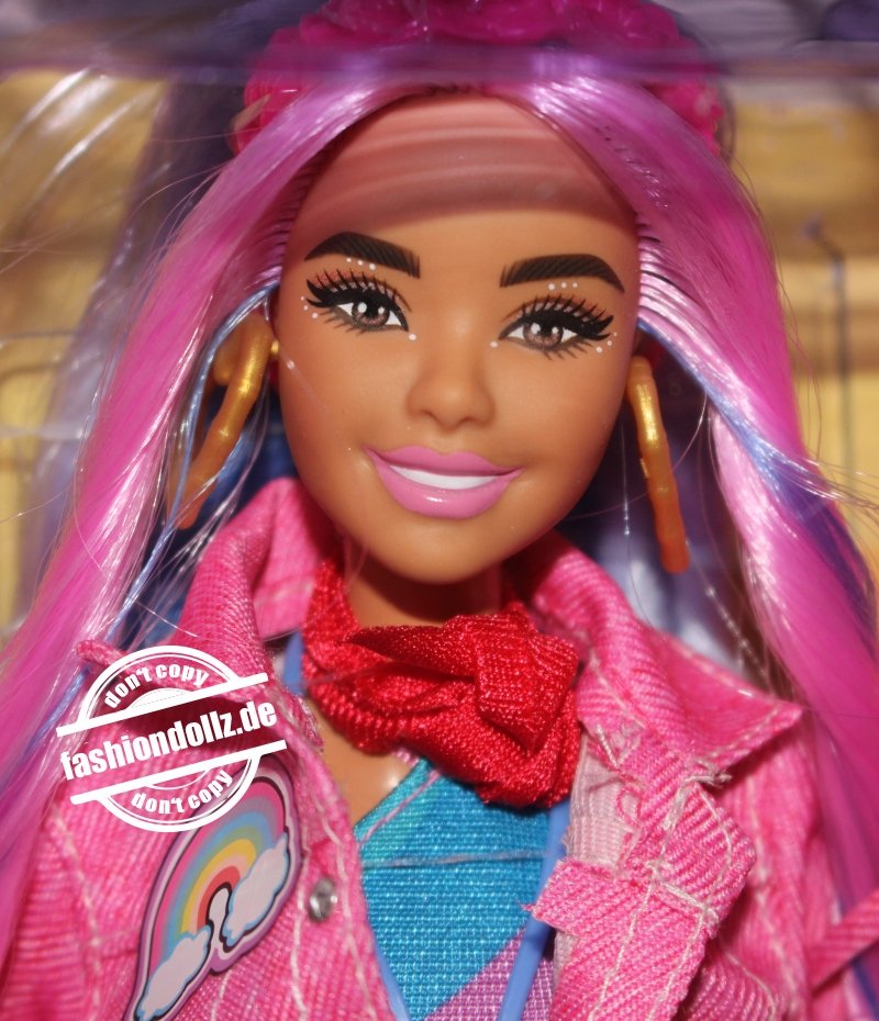 2023 Barbie EXTRA FLY Desert #HPB15