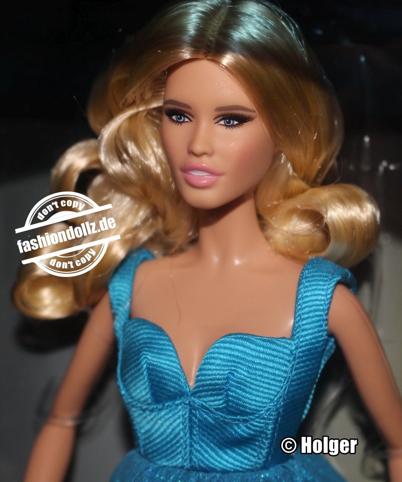 2023 Claudia Schiffer Barbie in Versace #HCB94