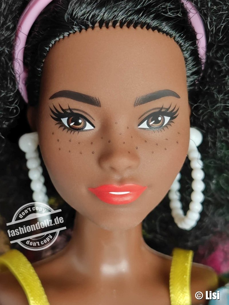 2023 Barbie Holiday - Day & Play Trendy Rollers #HPL77