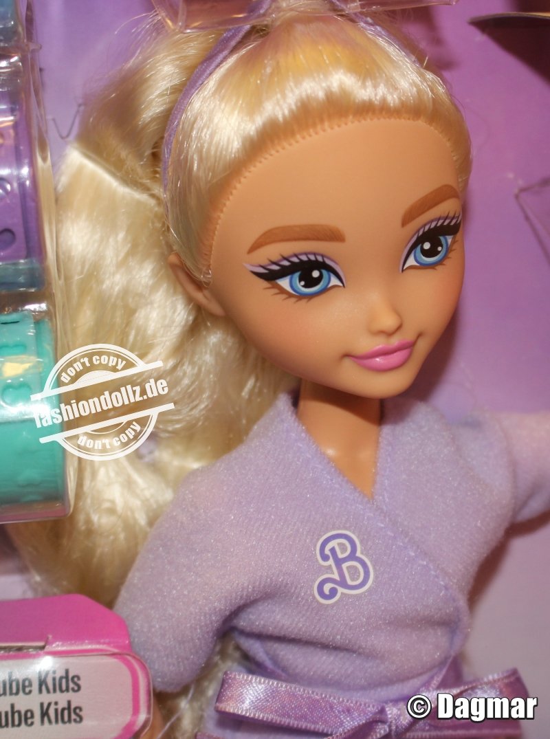 2025 Barbie Dream Besties - Get Ready with Barbie Malibu #JGG38