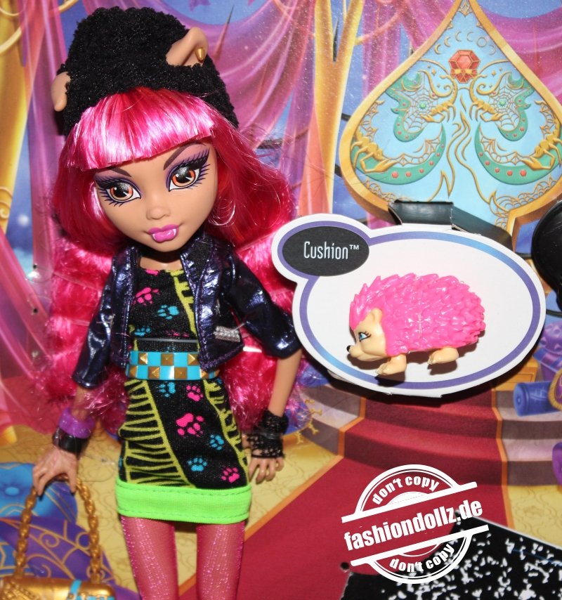 2013 Monster High 13 Wishes - Haunt the Casbah Howleen Wolf #Y7710