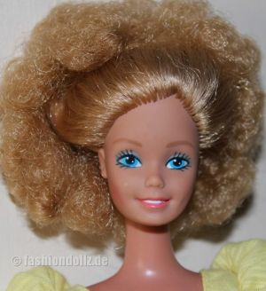 1982 Magic Curls Barbie #3856