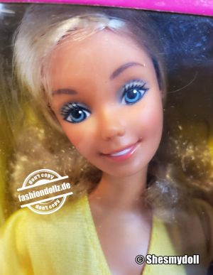 1987 Pool Side Barbie #3076 foreign market