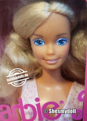 1988 Fun To Dress / Zieh-mich-an Barbie #4558
