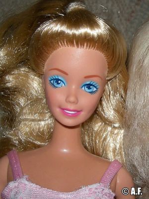 1989 Fun to Dress Barbie #1372