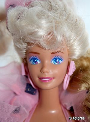 1989 Super Style Barbie #1283 Europe