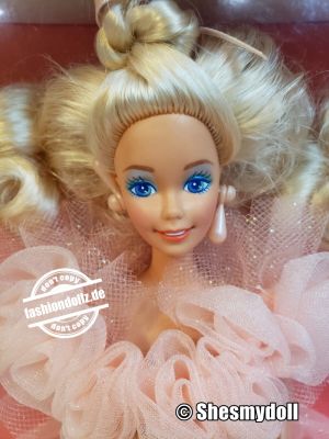1992 Birthday Surprise Barbie  #3679