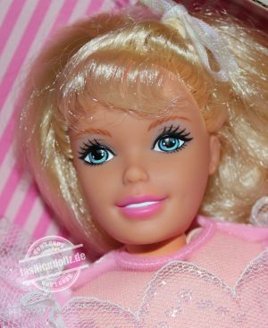 1996 Pretty Dreams / Träum Süß Barbie  #13611
