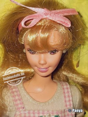 1997 Sweet Moments / Picnic Barbie #17642 China