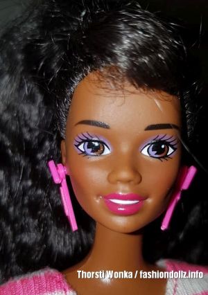 1998 Valentine Barbie AA #17649 (wrong earring)