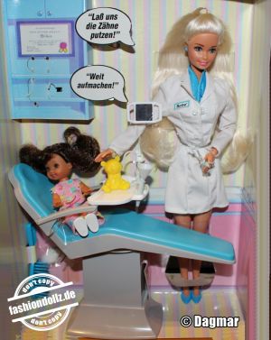 1998 Dentist / Zahnärztin Barbie & Patient (brunette Shelly) #17981