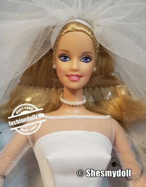 2000 Blushing Bride Barbie - Avon Exclusive #26074