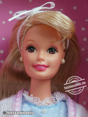 2000 Hello Kitty Barbie #24251 Japan Exclusive