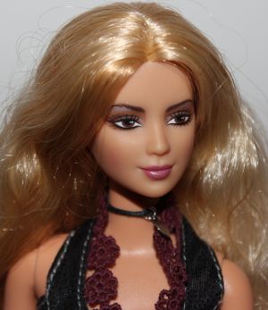 2002 Shakira Barbie B4534