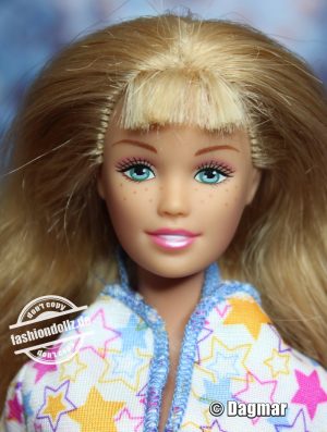 2003 Pajama Fun Tote Barbie & Skipper #B2774