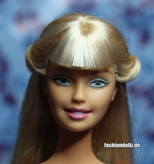 2004 Hip Barbie, blonde B5812