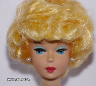 2006 Career Girl Barbie Repro J0965