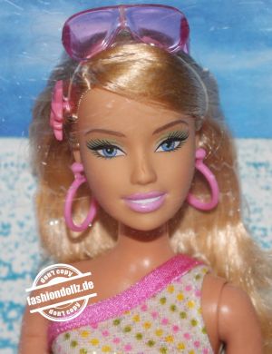 2007 Beach Glam Barbie  K8383