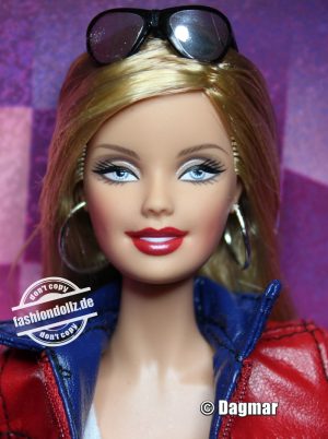 2007 Jeff Gordon NASCAR Barbie #K7905