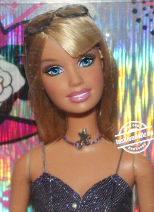 2009 Fashion Fever Barbie N4849