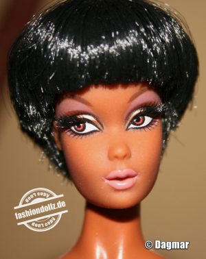 2009 Pop Life Christie Doll #N6598 Gold Label