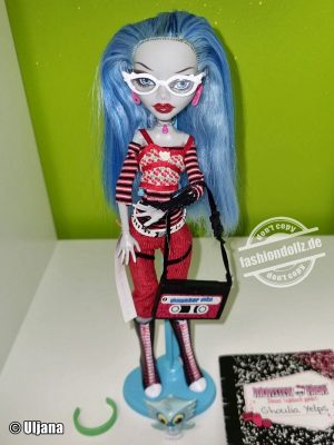 2010 Monster High - Wave 1 Ghoulia Yelps   #R3708