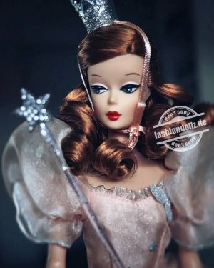 2010 Wizard of Oz Glinda Barbie #R4524