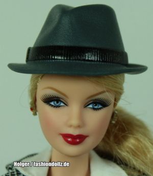 2011 Sinatra Barbie by Linda Kyaw T7908 Pink Label