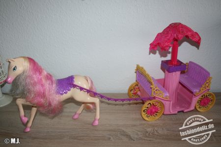 2011 Barbie Princess Charm School - Pop-up Canopy Carriage W3895